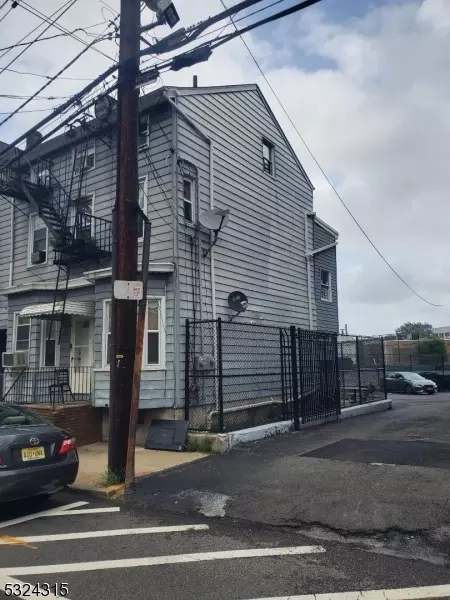 23 Chadwick, Paterson, NJ 07503