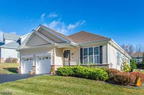 10 Harrison Way, Mount Arlington, NJ 07856
