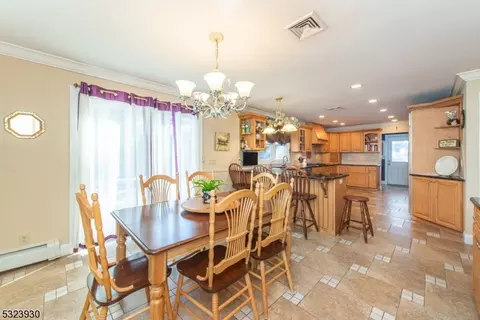 11 Copley Ct, Wayne, NJ 07470 photo 6