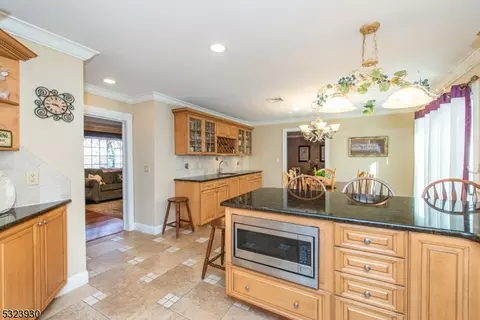 11 Copley Ct, Wayne, NJ 07470 photo 4