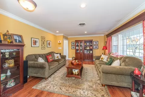 11 Copley Ct, Wayne, NJ 07470 photo 8