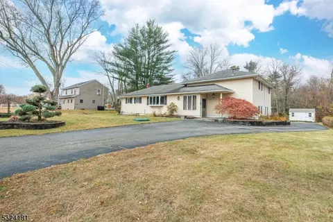 41 Heather Hills Dr, Jefferson, NJ 07438