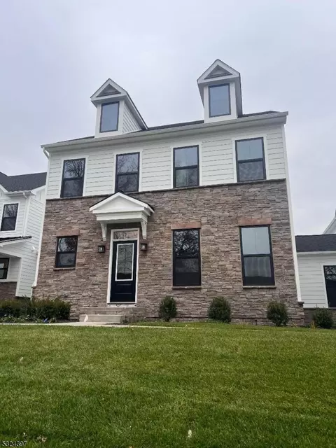 72 Willow Ln, Parsippany, NJ 07054