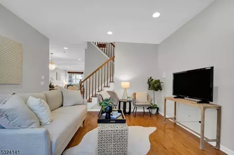 134 Levinberg Ln, Wayne, NJ 07470 photo 19