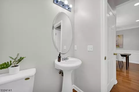 134 Levinberg Ln, Wayne, NJ 07470 photo 11