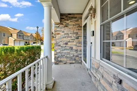134 Levinberg Ln, Wayne, NJ 07470 photo 2