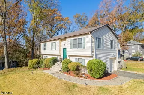 32 Lewis Pl, Westwood, NJ 07675