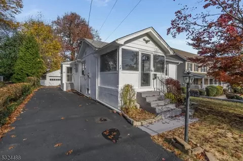 28 Valleyview Rd, Verona, NJ 07044