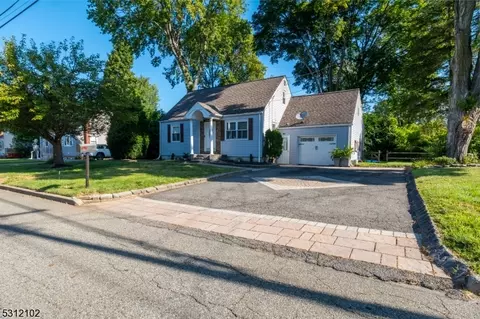 17 Dickerson Mine Rd, Mine Hill Twp, NJ 07803