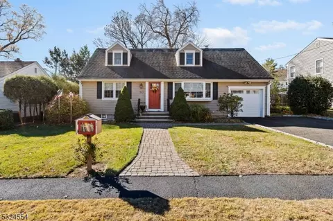 163 Henshaw Ave, Springfield, NJ 07081