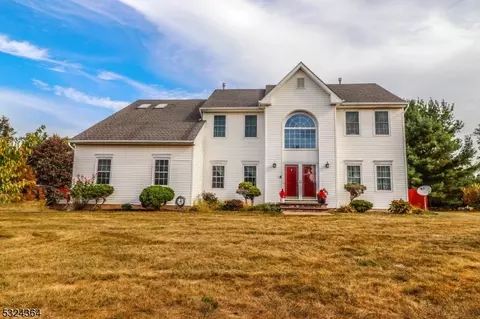 5 Staudt Ct, Franklin Twp, NJ 08873