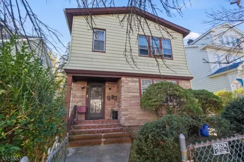 76 Grumman Ave, Newark, NJ 07112