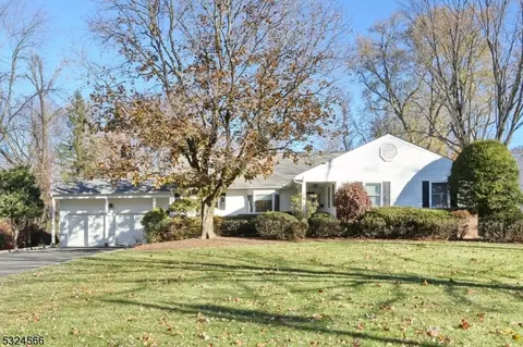 421 Hamden Ct, Wyckoff, NJ 07481