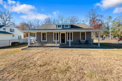 9 Elizabeth Ln, Mount Olive, NJ 07828