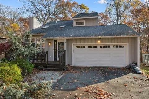47 Lynn Dr, Byram Twp, NJ 07821 photo 2