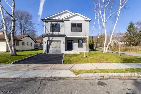 107 Oak St, Dover, NJ 07801