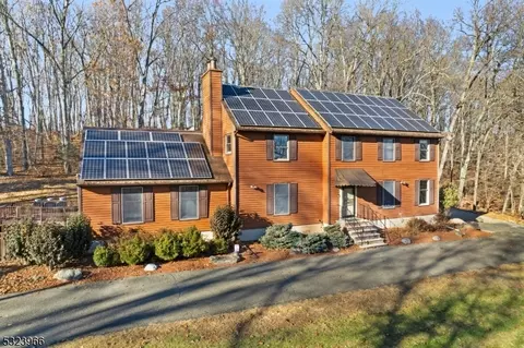 87 Millbrook Rd, Hardwick Twp, NJ 07825