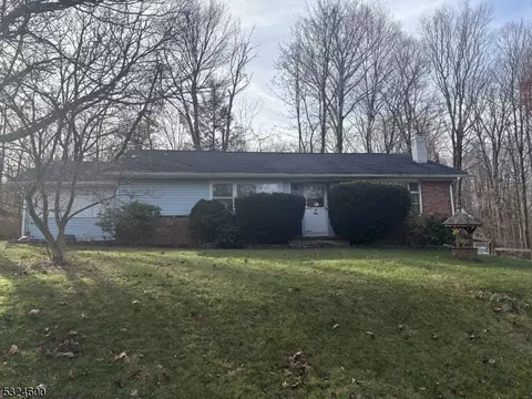 25 White Birch Dr, Vernon Twp, NJ 07460