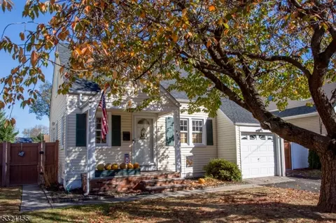 440 Fairview Ave, Middlesex, NJ 08846 photo 2