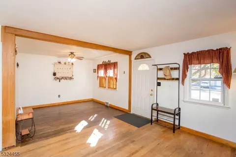 440 Fairview Ave, Middlesex, NJ 08846 photo 5