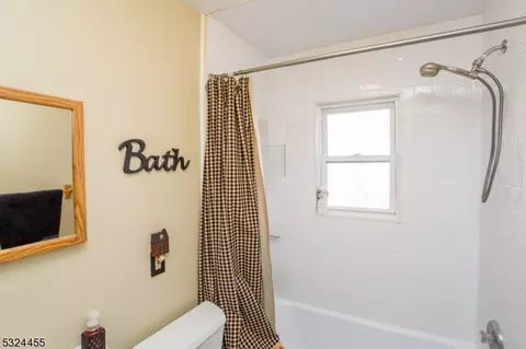 440 Fairview Ave, Middlesex, NJ 08846 photo 21