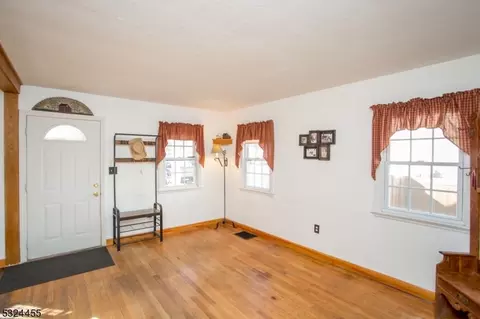 440 Fairview Ave, Middlesex, NJ 08846 photo 9