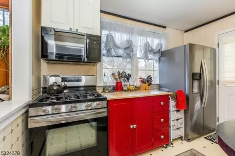 53 Laurel Dr, Wayne, NJ 07470 photo 14