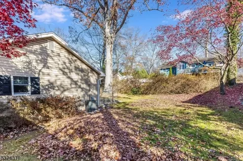 53 Laurel Dr, Wayne, NJ 07470 photo 30