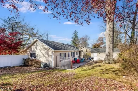 53 Laurel Dr, Wayne, NJ 07470 photo 29