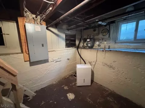 53 Laurel Dr, Wayne, NJ 07470 photo 35