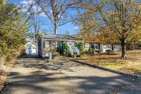53 Laurel Dr, Wayne, NJ 07470