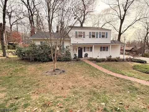 42 Sunnyhill Rd, Dover, NJ 07801