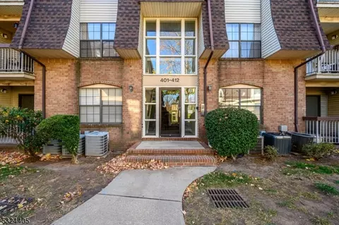 409 Hidden Village Dr, Perth Amboy, NJ 08861