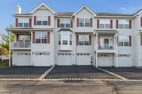 33 Haddenford Dr, Flemington, NJ 08822