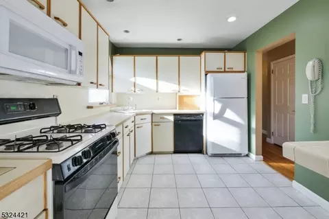 105 Lions Head Dr E, Wayne, NJ 07470 photo 6