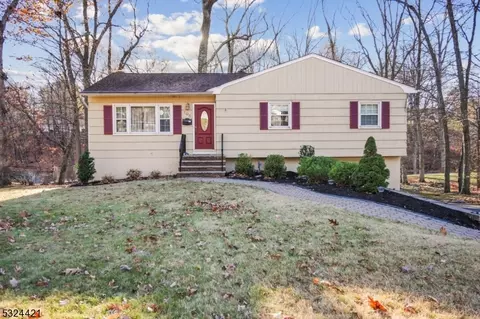 105 Lions Head Dr E, Wayne, NJ 07470 photo 2