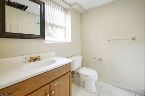 105 Lions Head Dr E, Wayne, NJ 07470 photo 19