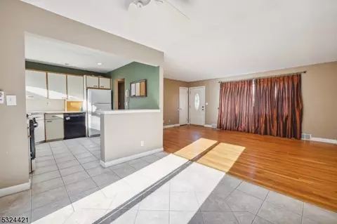 105 Lions Head Dr E, Wayne, NJ 07470 photo 8
