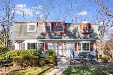 31 Center Rd, Randolph, NJ 07869