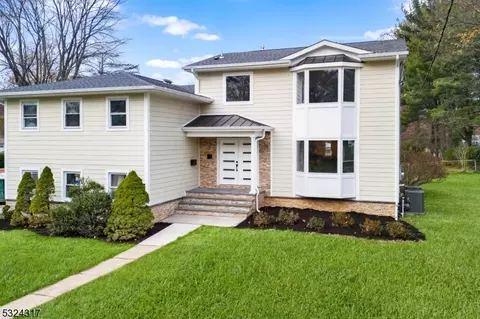 37 Woodbine Cir, New Providence, NJ 07974