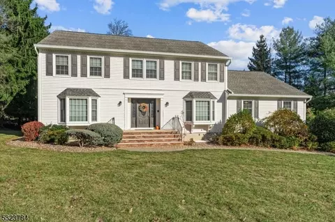 64 Forest Way, Morris Plains, NJ 07950