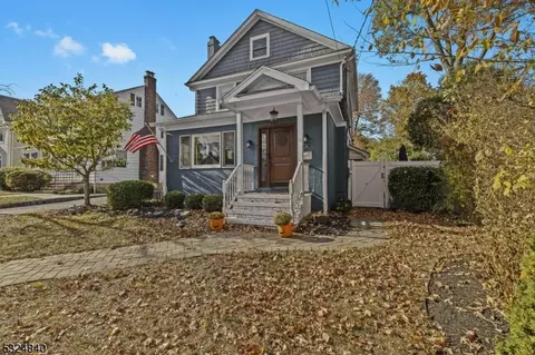 210 Grove St, Roselle, NJ 07203