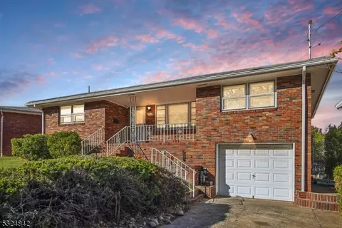 702 Columbus Cir, Perth Amboy, NJ 08861
