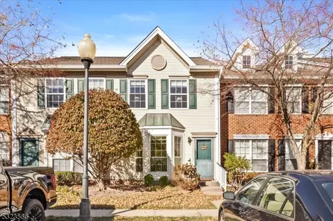 25 Desoto Dr #25, Franklin Park, NJ 08823