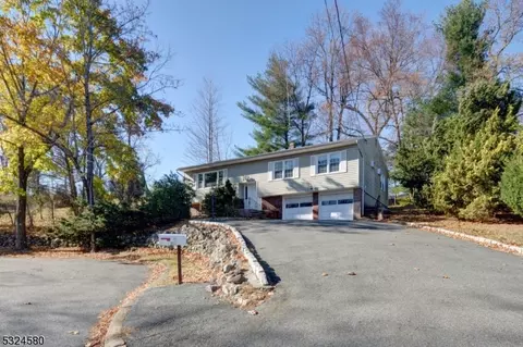 21 Stony Hill Ct, Butler, NJ 07405