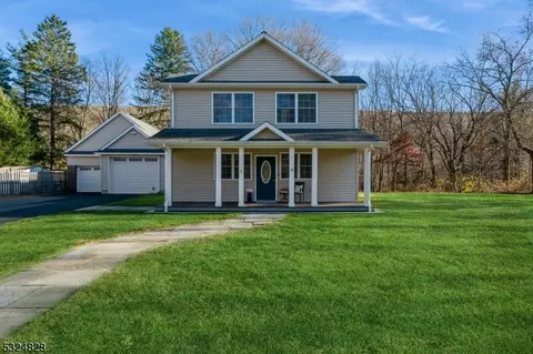 4 Opal Rd, Jefferson, NJ 07438
