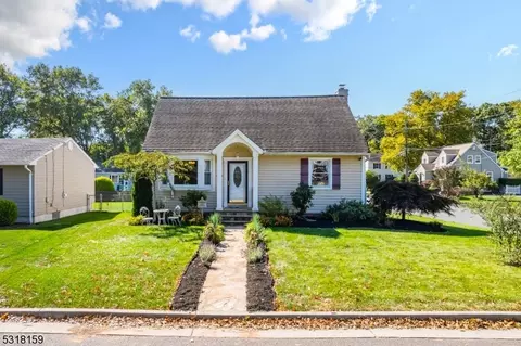 30 Morse St, Cranford, NJ 07016