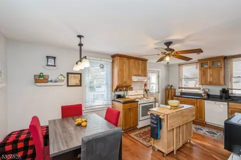 204 Jerome Pl, Bloomfield, NJ 07003 photo 17