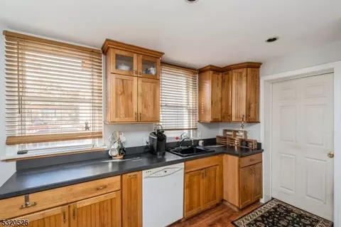 204 Jerome Pl, Bloomfield, NJ 07003 photo 21