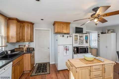 204 Jerome Pl, Bloomfield, NJ 07003 photo 16